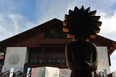 GRAMADO, RS, BRASIL, 12/08/2022. 50° Festiva de Cinema de Gramado. Na foto, o Palácio dos Festivais, no centro da cidade. (Bruno Todeschini/Agência RBS)<!-- NICAID(15175608) -->