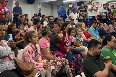 Carroceiros acompanharam a votação do projeto de lei na noite de quinta-feira