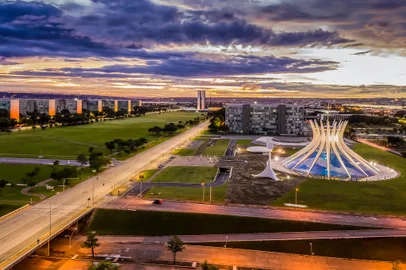 Metropolitan Cathedral Nossa Senhora Aparecida in the Federal District, Brasilia, Brazil, Architect: Oscar NiemeyerCatedral metropolitana de Brasília - Foto: Erich Sacco/stock.adobe.comLocal: BrasÃ­liaFonte: 417345315<!-- NICAID(15881791) -->