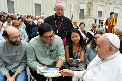 Guilherme Cavalli com o Papa Francisco<!-- NICAID(16020956) -->