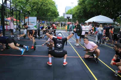 PORTO ALEGRE,RS,BRASI.2024,10,09.Festival multiesportivo,com Crosfit,volei,tênis, no Parqiue Marinha do Brasil.(RONALDO BERNARDI/AGENCIA RBS).<!-- NICAID(15910663) -->