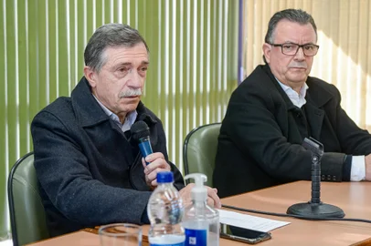 Prefeitura protocola na Câmara projetos referentes à Guarda Municipal. Na foto, prefeito Adiló Didomenico e secretário de Segurança Pública e Proteção Social (SSPPS), Paulo Roberto Rosa da Silva.<!-- NICAID(15148446) -->