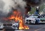 Prisões, carros queimados e gás lacrimogêneo: o que se sabe sobre os protestos contra deportações em Los Angeles