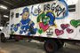 Caminhão da Codeca recebe pintura de grafite.<!-- NICAID(14896481) -->