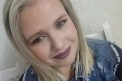 Mulher é morta a facadas e marido confessa crime em Novo Hamburgo<!-- NICAID(16036439) -->