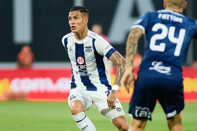 Juan Camilo Portilla, do Talleres de Córdoba - Foto: Talleres @tallerescbaoficial/Instagram/Reprodução<!-- NICAID(15952724) -->