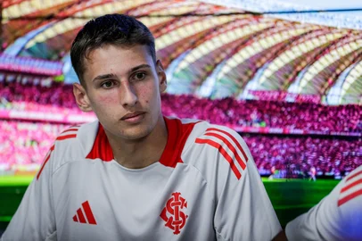 O goleiro Henrique Menke, o meia Gustavo Prado e o atacante Ricardo Mathias falam sobre o título do Sul-Americano Sub-20 pela Seleção Brasileira. Atualmente, os três fazem parte do elenco do Internacional.Na foto, o goleiro Henrique Menke.<!-- NICAID(15985263) -->