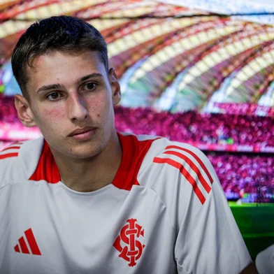 O goleiro Henrique Menke, o meia Gustavo Prado e o atacante Ricardo Mathias falam sobre o título do Sul-Americano Sub-20 pela Seleção Brasileira. Atualmente, os três fazem parte do elenco do Internacional.Na foto, o goleiro Henrique Menke.<!-- NICAID(15985263) -->
