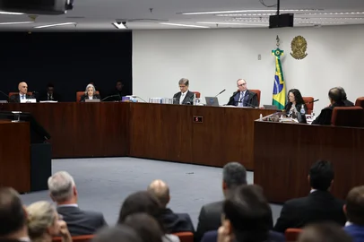 BRASÍLIA, DF, BRASI, 25/03/2025: Primeira Turma do STF julga denúncia da Procuradoria-Geral da República (PGR) sobre tentativa de golpe de Estado, sobre o núcleo 1 da Pet 12.100. A denúncia analisada nesta terça envolve o "núcleo 1" ou "núcleo crucial" da empreitada golpista - os líderes das articulações do golpe, composto por: Jair Bolsonaro (ex-presidente); Walter Braga Netto (ex-ministro da Defesa e Casa Civil); Augusto Heleno (ex-ministro do GSI); Alexandre Ramagem (deputado federal e ex-diretor da Abin); Anderson Torres (ex-ministro da Justiça)Paulo Sérgio Nogueira (ex-ministro da Defesa); Almir Garnier (ex-comandante da Marinha) e Mauro Cid (ex-ajudante de ordens de Bolsonaro). Foto: Antonio Augusto/STF<!-- NICAID(16003108) -->