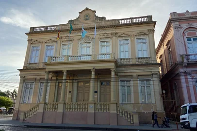 Prefeitura de Pelotas<!-- NICAID(16136094) -->