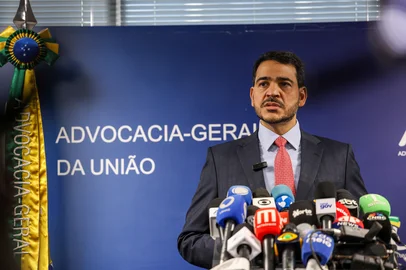 José Cruz / Agência Brasil/Empresa Brasil d BrasÃlia (DF), 01/07/2025 - o ministro da AGU, Jorge Messias, informou que a ação declaratória de constitucionalidade foi apresentada após solicitação feita pelo presidente Luiz Inácio Lula da Silva e com base em estudo técnico e jurÃdico solicitado ao órgão na semana passada.Foto: José Cruz/Agência Brasil<!-- NICAID(16130287) -->