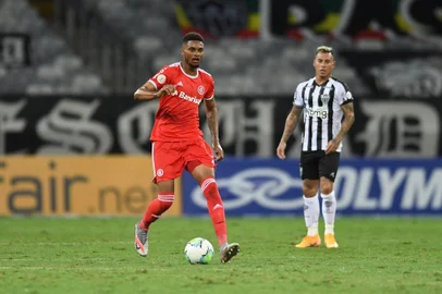 Lucas Ribeiro, zagueiro do Inter