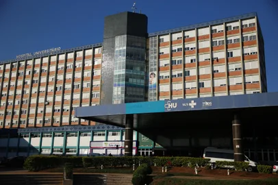 CANOAS, RS, BRASIL - 2022.05.23 - Hospital Universitário de Canoas enfrenta problemas que causam atrasos e cancelamentos de atentimento a pacientes. (Foto: André Ávila/ Agência RBS)Indexador: Andre Avila<!-- NICAID(15104320) -->