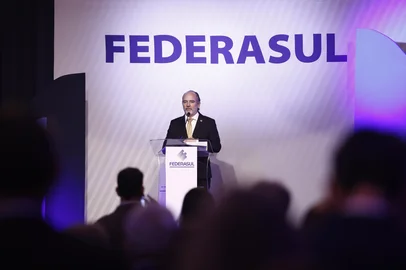 PORTO ALEGRE, RS, BRASIL - 2025.04.08 - Solenidade de posse da diretoria da Federasul, gestão 2025/2026. Na foto: Rodrigo Sousa Costa, atual presidente reeleito da Federação de Entidades Empresariais do Rio Grande do Sul (FEDERASUL) - Foto: André Ávila/Agência RBS<!-- NICAID(16013055) -->