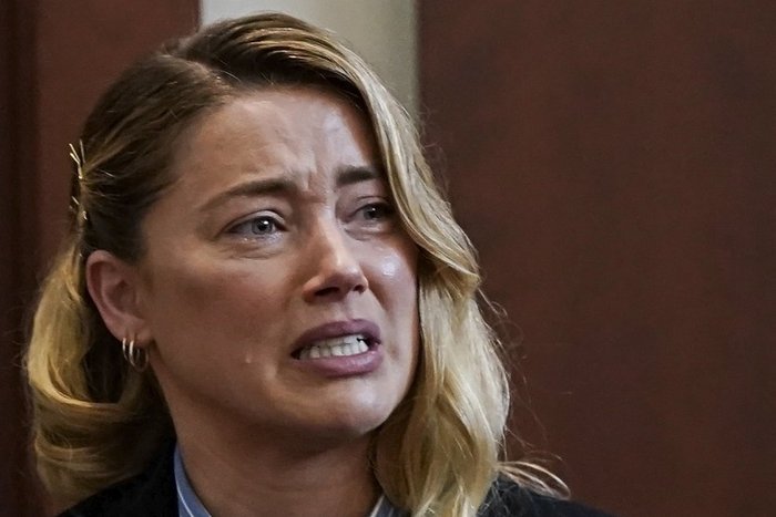 Amber Heard diz que julgamento é o fato mais doloroso de sua