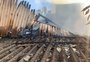 Casa fica destruída durante incêndio em Passo Fundo
