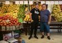 Pai e filho reconstruíram fruteira em Canoas para atender comunidade