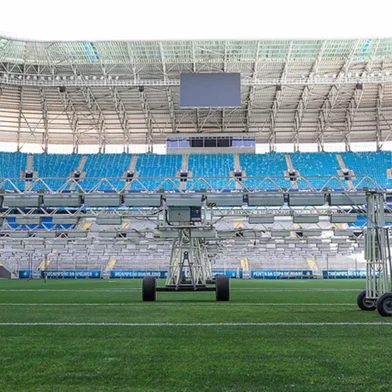 Visita na Arena do Grêmio sobre gramado<!-- NICAID(16168036) -->