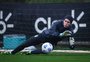 Com cansaço pós-covid, Brenno segue fora do time do Grêmio contra o Juventude