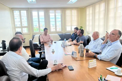 “A união das entidades fortalece a capacidade de articulação e cria condições mais sólidas para influenciar decisões estratégicas.” A afirmação é de Raphael Morales, que assumiu, na manhã desta segunda-feira (12), a coordenação da Aliança Pelotas, movimento que reúne o setor produtivo local por meio da participação direta dos presidentes de dez entidades empresariais.