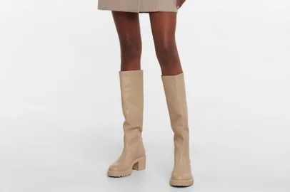 Roberta Weber: Inspirações para usar look com bota clara<!-- NICAID(15408500) -->