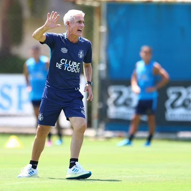 RS - FUTEBOL/ TREINO GREMIO 2025 - ESPORTES - Jogadores do Gremio realizam treino tÃ©cnico durante a manha desta quinta-feira, no CT Luiz Carvalho, na preparaÃ§Ã£o para a partida valida pelo Campeonato Gaucho 2026. FOTO: LUCAS UEBEL/GREMIO FBPA<!-- NICAID(16220530) -->