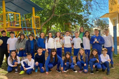 Papa Francisco responde carta enviada por alunos da Serra e pede orações para ele. Na foto, crianças do 3º anos que escreveram a carta<!-- NICAID(15510686) -->