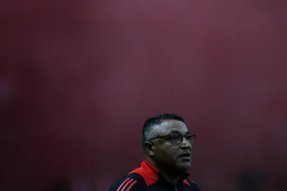 PORTO ALEGRE, RS, BRASIL, 21-09-2025: Grêmio x Internacional pelo Campeonato Brasileiro. O Grenal 448 é marcado pelo mau momento das duas equipes. Foto: Renan Mattos/Agência RBS<!-- NICAID(16129791) -->