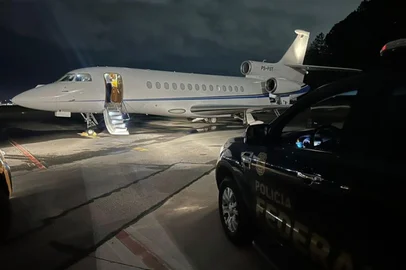 Polícia Federal / Divulgação A Polícia Federal apreendeu uma aeronave que pertence ao dono do banco Master, Daniel Vorcaro — preso nesta terça-feira (18), no aeroporto de Guarulhos, enquanto tentava deixar o país.<!-- NICAID(16170217) -->
