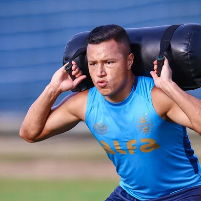 RS - FUTEBOL/ TREINO GREMIO 2025 - ESPORTES - Jogadores do Gremio realizam treino tÃ©cnico durante a tarde desta quarta-feira, no CT Luiz Carvalho, na preparaÃ§Ã£o para a partida valida pelo Campeonato Brasileiro 2025. Na foto, Marlon. FOTO: LUCAS UEBEL/GREMIO FBPA<!-- NICAID(16037211) -->