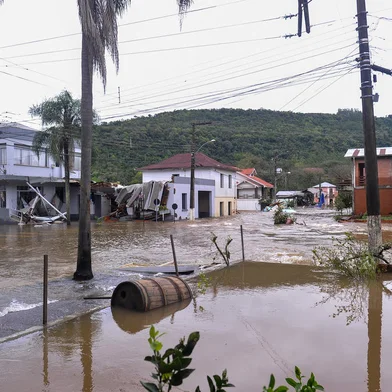 SANTA TEREZA, RS, BRASIL, 05/09/2023. Imagens da enchente em Santa Tereza. (Neimar De Cesero/Agência RBS)Indexador: NEIMAR DE CESERO<!-- NICAID(15531782) -->