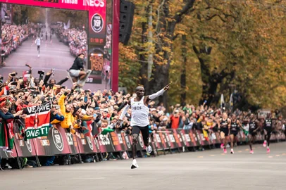 Divulgação / Divulgação Kipchoge durante corrida<!-- NICAID(16242575) -->
