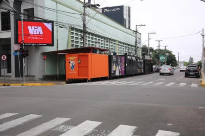 Centro de Farroupilha terá bloqueios de trânsito na próxima segunda-feira para transferência de veículos ao novo Food Park<!-- NICAID(15655991) -->