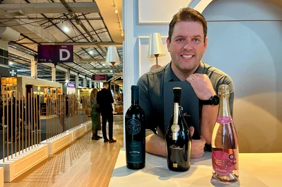Enólogo e persona do Grupo Famiglia Valduga, Eduardo Valduga, com lançamentos na Wine South America 2025. <!-- NICAID(16032151) -->