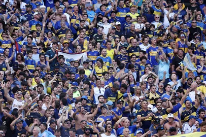 MIAMI GARDENS, FLORIDA - JUNE 16: Fans of CA Boca Juniors show their support from the stands during the FIFA Club World Cup 2025 group C match between CA Boca Juniors and SL Benfica at Hard Rock Stadium on June 16, 2025 in Miami Gardens, Florida.   Megan Briggs/Getty Images/AFP (Photo by Megan Briggs / GETTY IMAGES NORTH AMERICA / Getty Images via AFP)<!-- NICAID(16061263) -->