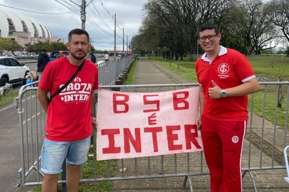 Da Capital Federal para o Beira-Rio: grupo vem de Brasília para apoiar o Inter<!-- NICAID(15559702) -->