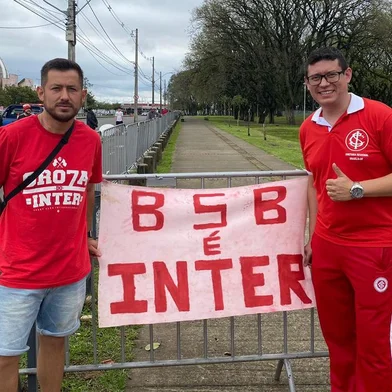 Da Capital Federal para o Beira-Rio: grupo vem de Brasília para apoiar o Inter<!-- NICAID(15559702) -->