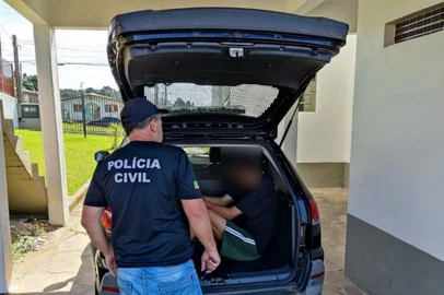 Polícia Civil prende homem suspeito de agredir e roubar motorista de táxi. Crime ocorreu na noite de 28/01/2022<!-- NICAID(15004199) -->