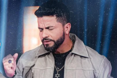 O cantor sertanejo Yuri Ramirez, de 47 anos, foi assassinado com cerca de oito tiros dentro da casa onde morava, no bairro Santa Emília, em Campo Grande (MS), por volta das 6h30 deste sábado (30). <!-- NICAID(16113668) -->