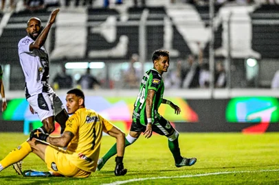 Adyson, futebol, América-MG