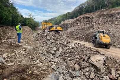 ***EM BAIXA***Detonações na duplicação da BR-386. Foto: CCR ViaSul / Divulgação<!-- NICAID(14894524) -->