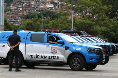 PM apura possíveis abusos em abordagem a adolescentes negros no Rio<!-- NICAID(15806982) -->