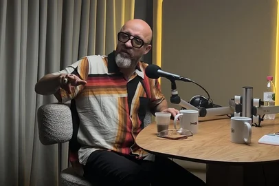 Entrevista de Fabrício Carpinejar no Potter Entrevista. Foto: Giovanna Guilhon/oclube/Divulgação<!-- NICAID(16199736) -->