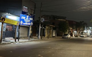 Três pessoas foram mortas a tiros e outras três ficaram feridas em um ataque na noite desta terça-feira (23) no bairro Rubem Berta, na zona norte de Porto Alegre.<!-- NICAID(16085994) -->