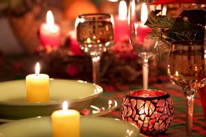 velas , jantar , luz de velas , decoração , romance , romântico, casal, dia dos namorados<!-- NICAID(11422104) -->