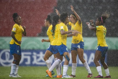O Brasil segue invicto na Copa do Mundo sub-20. Na tarde deste sábado (13), as brasileiras venceram a Austrália por 2 a 0, com gols de Priscila e Aline Gomes. O duelo foi disputado no Estádio Morera Soto, em Alajuela, na Costa Rica. O Brasil segue invicto na Copa do Mundo sub-20. Na tarde deste sábado (13), as brasileiras venceram a Austrália por 2 a 0, com gols de Priscila e Aline Gomes. O duelo foi disputado no Estádio Morera Soto, em Alajuela, na Costa Rica.<!-- NICAID(15174785) -->