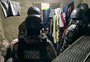 Dois presos e armas, munição e drogas apreendidas: como foi a operação da Polícia Civil para conter guerra de facções em Porto Alegre