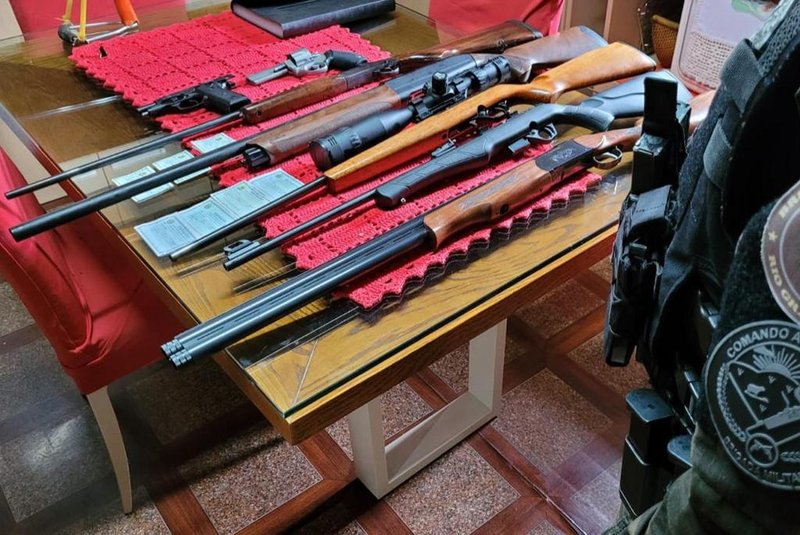 Sete armas de fogo são apreendidas em ação contra caça ilegal no interior de Farroupilha<!-- NICAID(15359231) -->