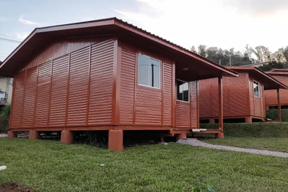Doação de casas no RS<!-- NICAID(15932145) -->