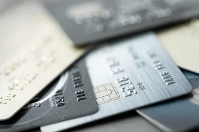 *A PEDIDO DE GABRIELA PERUFO* Close up of credit cards forming background - Foto: Kenishirotie/stock.adobe.comFonte: 90732811<!-- NICAID(15171606) -->